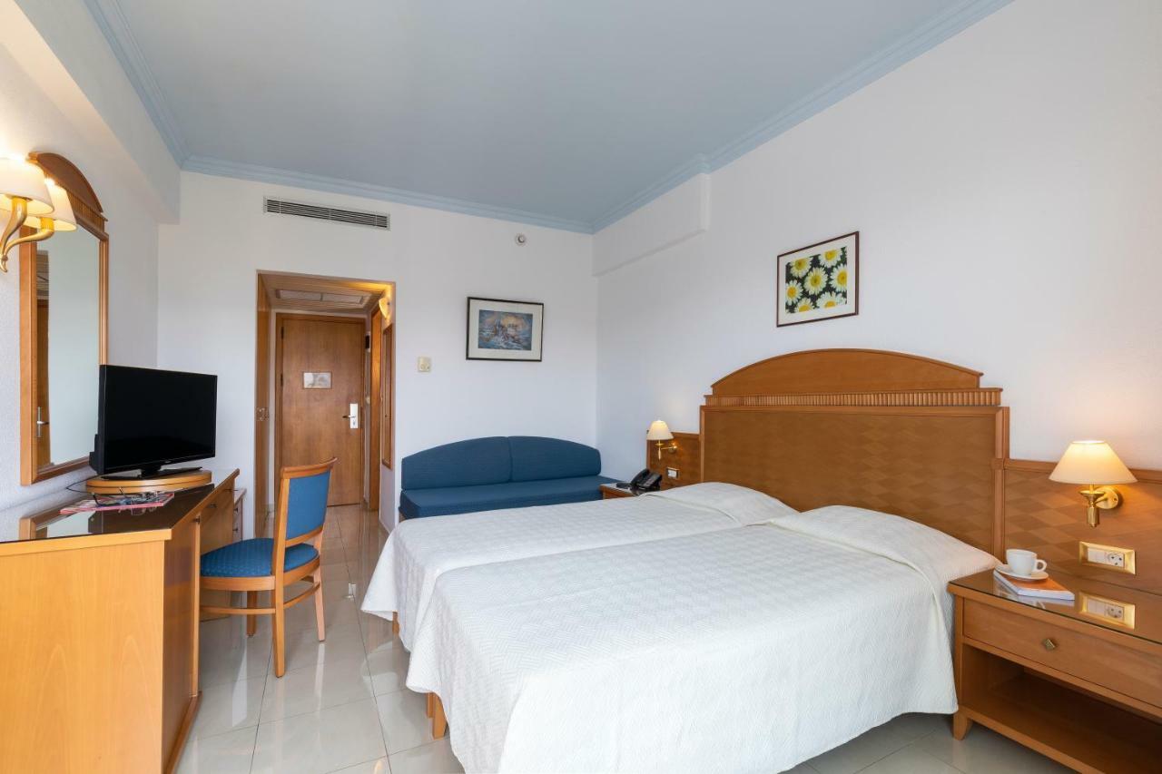 Blue Horizon Hotel เอียลิซอส ภายนอก รูปภาพ