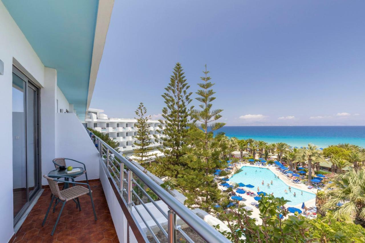 Blue Horizon Hotel เอียลิซอส ภายนอก รูปภาพ
