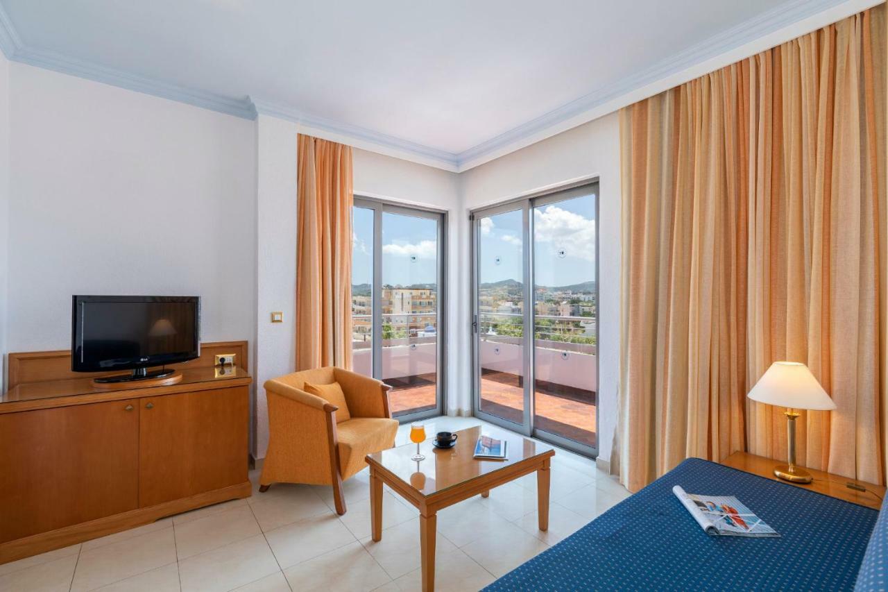 Blue Horizon Hotel เอียลิซอส ภายนอก รูปภาพ