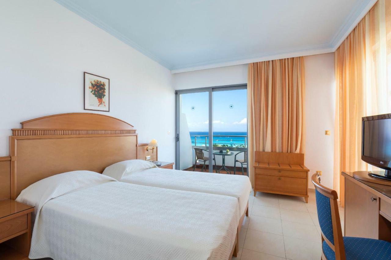 Blue Horizon Hotel เอียลิซอส ภายนอก รูปภาพ