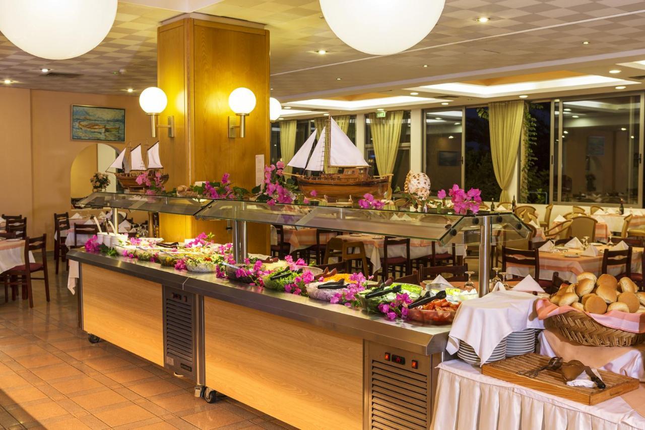 Blue Horizon Hotel เอียลิซอส ภายนอก รูปภาพ